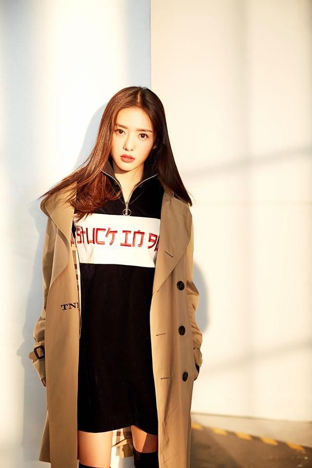 蔡文静时尚搭配，清新可爱，时尚美丽，优雅大方，有颜值霸气十足