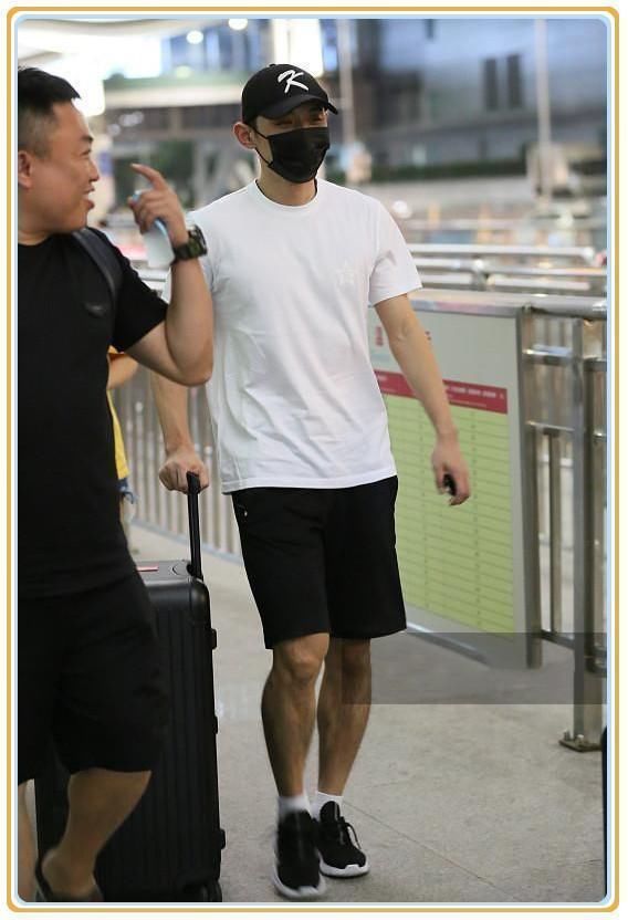 当40岁聂远穿大裤头撞上30岁张继科，网友：腿部差距也太尴尬了吧