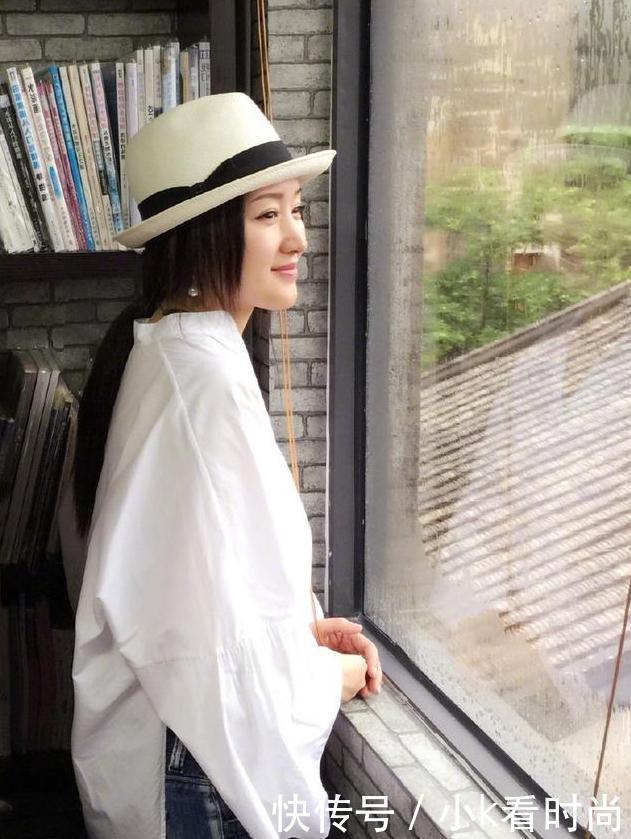 47岁的杨钰莹厉害了！剪了一款短发愈发年轻，网友：发型太重要