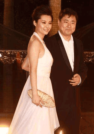 黄毅清深夜爆料: 袁立堕胎后被玩, 缺心眼! 现在已经进局子