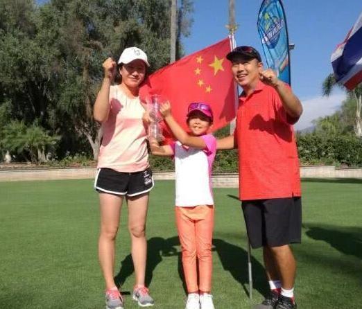 刘国梁晒陪女儿打球照片 看世界杯决赛似回应无辜“躺枪”事件