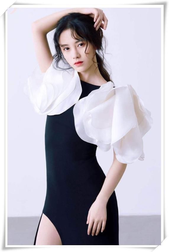 看了鞠婧祎机场照,再看看杂志照,才知道为啥都叫她四千年美女了