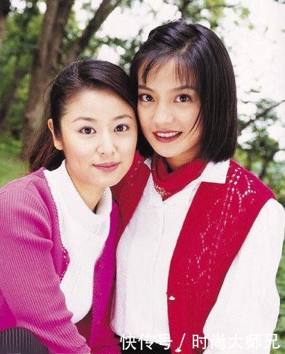 同为人母，林心如和赵薇相聚同框，一个像少女，一个真的像“妈妈