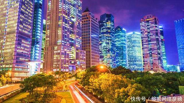 中国最大的城市，根本不是重庆 上海，相当于1.5个深圳