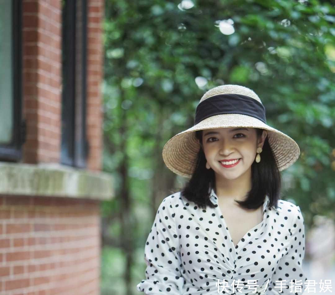  『女人』聪明女人春季有件白衬衫就够，第2套很多人都有，就是自己不会搭