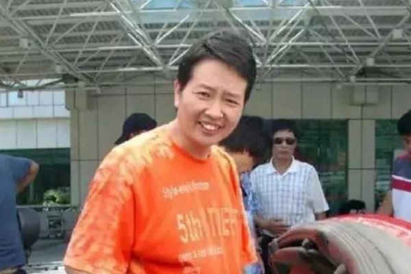 张馨予首次宣布结婚当军嫂！宋祖德蹭热度发声，谢娜竟意外躺枪！