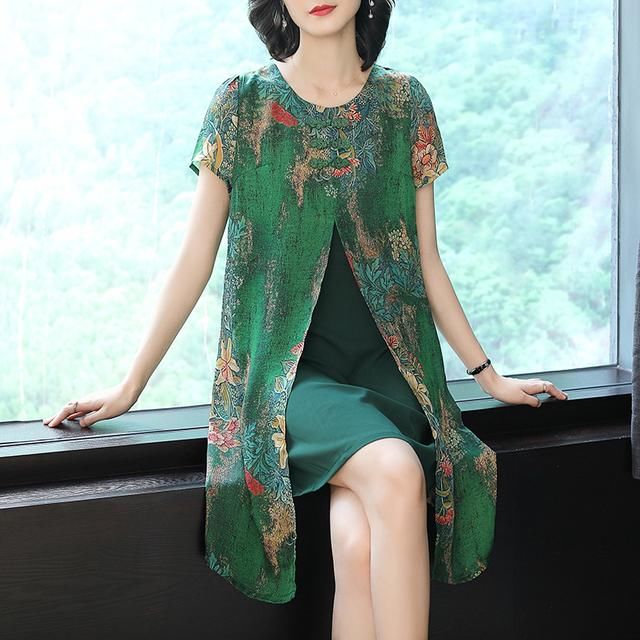 三里屯流行“包臀裙”，前凸后翘真迷人！好身材男人看了挪不开眼