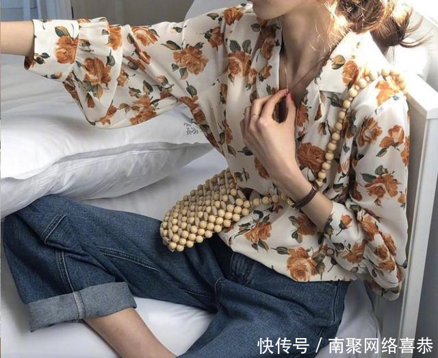  『满满的时尚』「碎花裙」渐入迷人眼，甜美又可爱赶紧get！