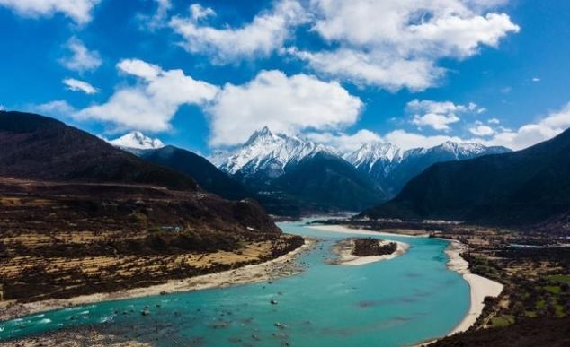  流域面积■中国10大河流排名，长江最长，世界第三，你的家乡有