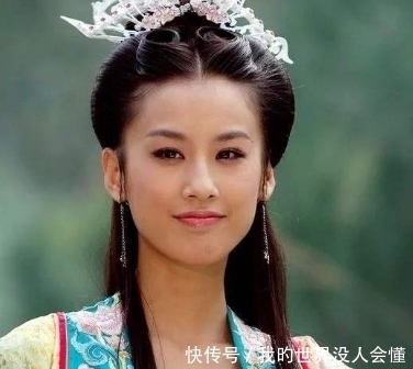  『已成』“玉女”黄圣依已成人妻，看到泳装照后，网友：依旧是女神！