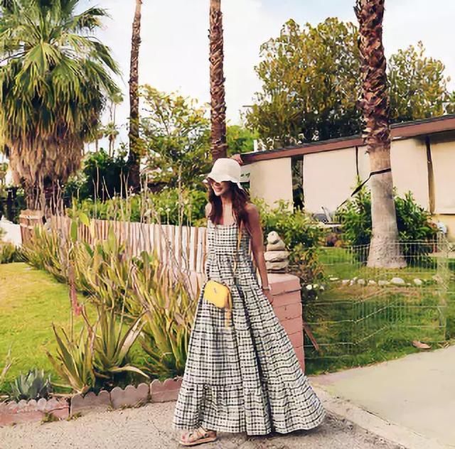 她婚姻失败不幸流产，42岁逆袭成马甲线女神，和小鲜肉谈恋爱！