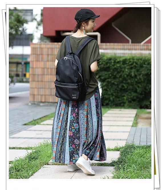  受欢迎：黑色背包越来越受欢迎！看看日本女孩春天怎么搭配它吧