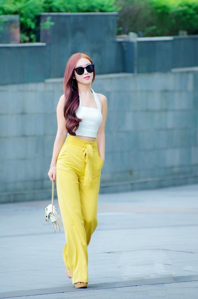 街拍:时髦潮流的穿搭，让你美的万人瞩目，成为潮流达人