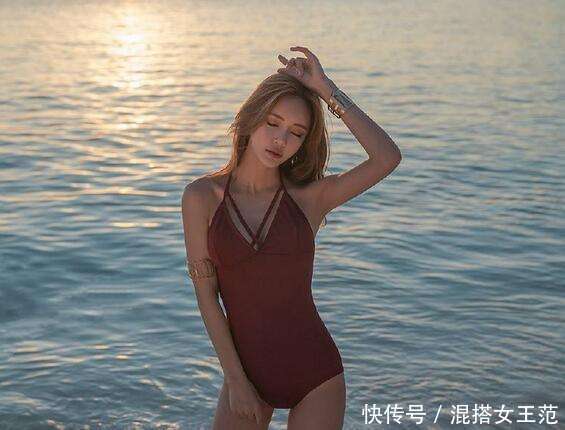 去海边, 比基尼和连体泳衣, 哪个才是你的最爱?