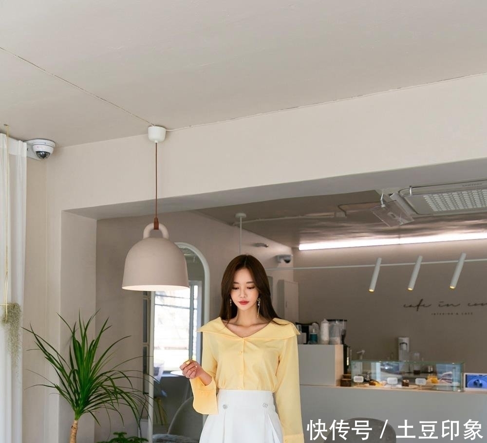  「芒果」女神孙允珠，穿芒果色青春气息套裙，冰肌玉骨娇艳欲滴