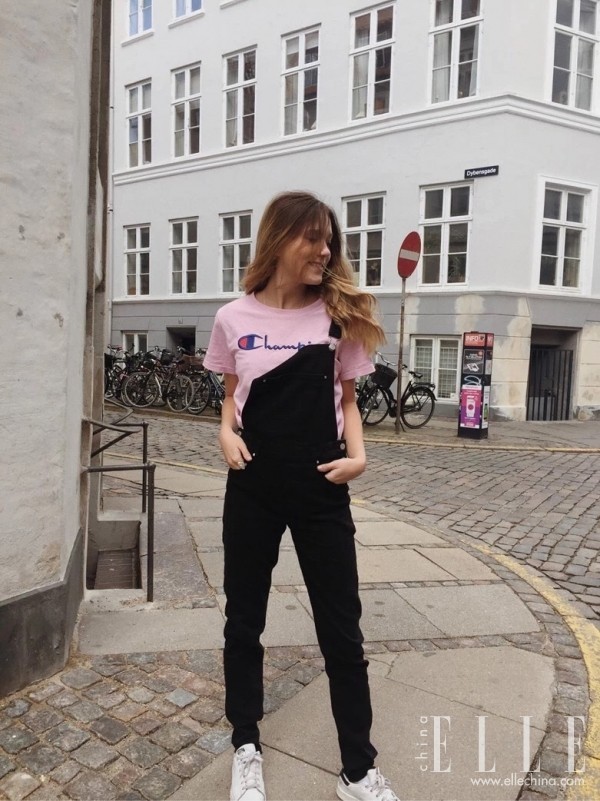 别再穿阔腿裤了 今夏最流行的“初恋裤”来了！