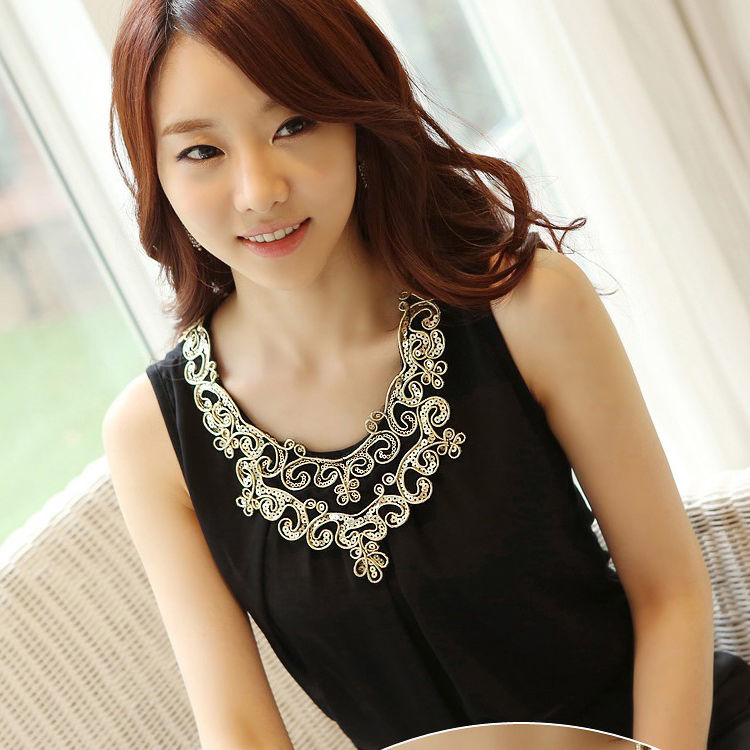 丰满的女人就是好看，尤其穿上这“流氓衫”，女人味挡也挡不住