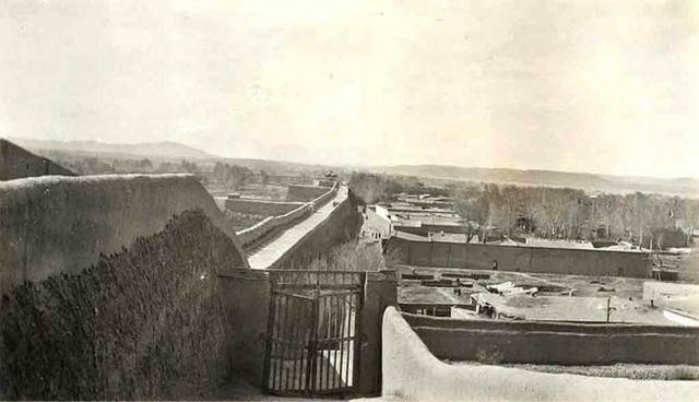 看看100年前的新疆什么样?