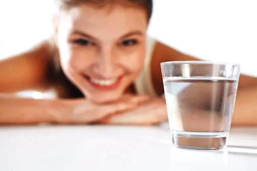 生活 | 早上一杯蜂蜜水有益健康?这么多年居然喝错了