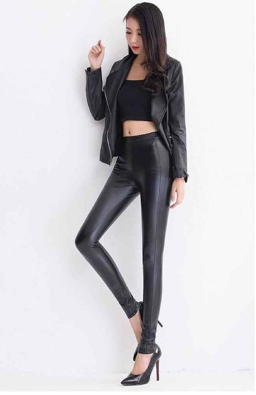 紧身裤诠释穿搭的魅力，瞬间让你彰显女神范儿！