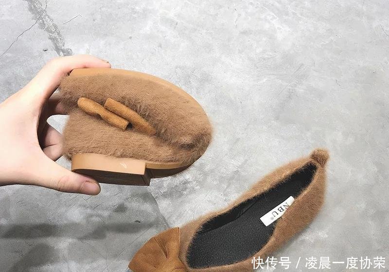 秋冬穿大衣, 千万不要穿这几种鞋子!