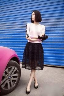 当女星穿平底鞋时大长腿还在吗?这差距不是一般大，网友:不一样