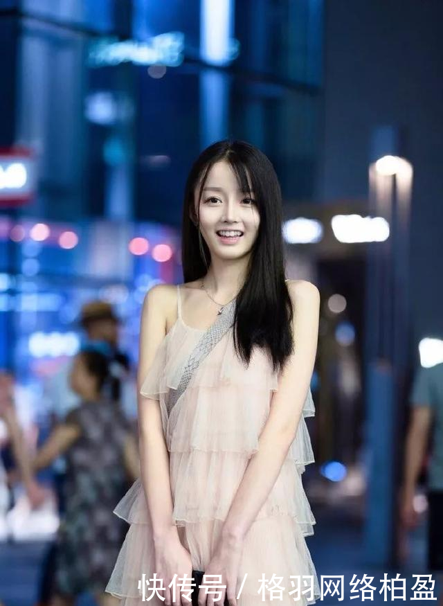  「忘记」街拍穿搭：如果能忘记，时间是否为我停留！