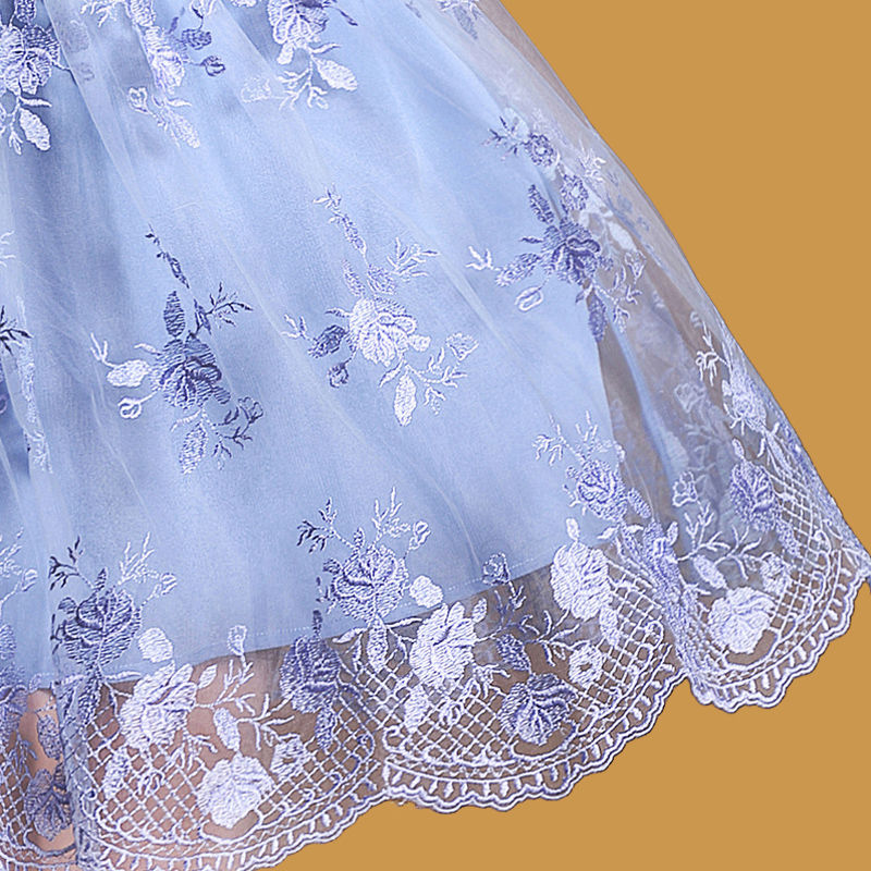 姐姐是设计师，专为41岁妈妈设计的高级A字裙，美嫩回20年前