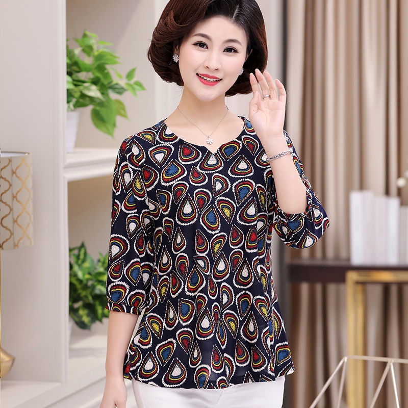 谁说妈妈装太土?下面几款衣服最适合40-50的女人，很好看