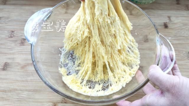  「香甜」一款不用烤箱也不用揉膜的老式豆沙面包，香甜松软，简单易学