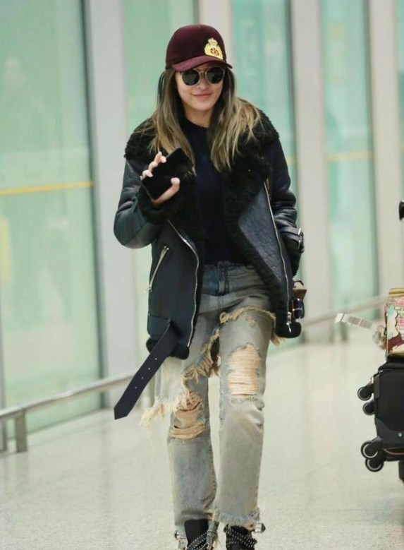 女人不要乱外套，身材再好的女星都穿成了土包子，连杨幂都不例外