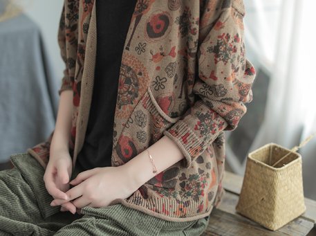 天，别再扎堆穿裙!试试棉麻开衫+衬衣，8070女人穿，超减龄