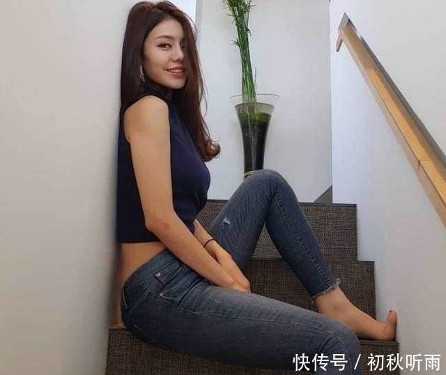  『女性』牛仔裤穿出女性秀美身材，洋气又气质，散发女性独特魅力！