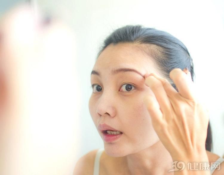 浙江眉毛哥小吴承包大家的笑点!这有一问:文眉有风险吗?