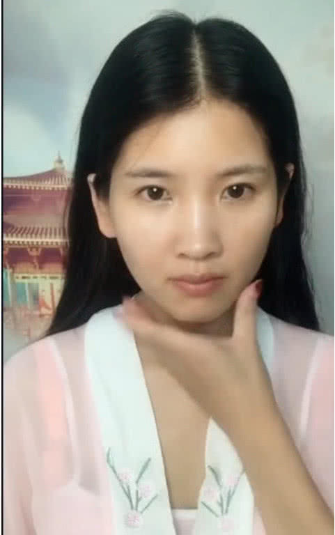 别以为女孩卸妆后都是“魔鬼”，看见她才是惊天地，泣鬼神