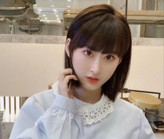  气质@五月适合剪头发，24款时尚减龄发型，谁剪都漂亮