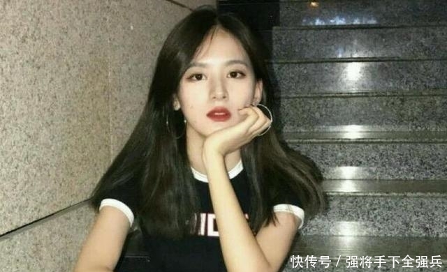 『尴尬』这些星座特别怕遇到熟人,尴尬的不知道说什么,手足无措