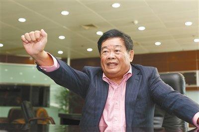  企业家@他在美国生活27年却没有改国籍，今撤出美国，让其“损失千亿”