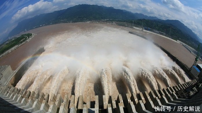 美国“第一大坝”与中国“第一大坝”对比，没有对比就没有伤害！