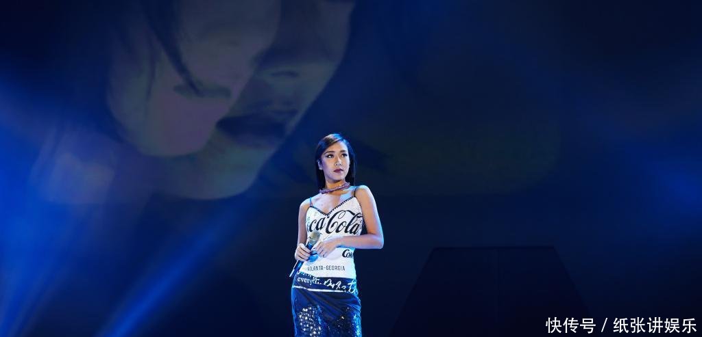 吉克隽逸真会玩, 把长靴当裤子穿够前卫, 网友: 杨幂都不敢这样穿