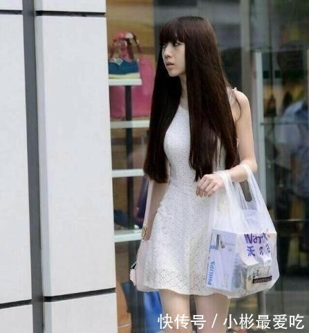 『高冷』街拍:同样的服装穿在高冷美女身上,吸睛效果就是好