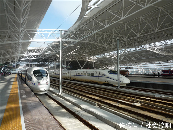  净赚■中国最赚钱的高铁，1318公里车票553元，年净赚上百亿