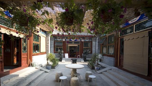 中国最“贫困”的有钱人，住着“破旧”的老房子，却身价百亿