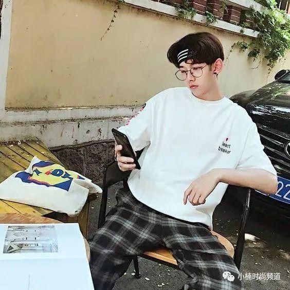 六招造型神技巧教你搭配Oversize T恤也能穿出好比例