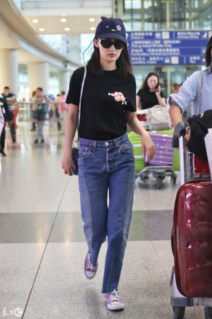 李沁版“香妃”即将出现 机场休闲穿搭还是遮不住的甜美