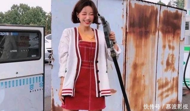 「真的」穿连衣裙不一定穿高跟鞋,试试这样搭配,真的很淑女