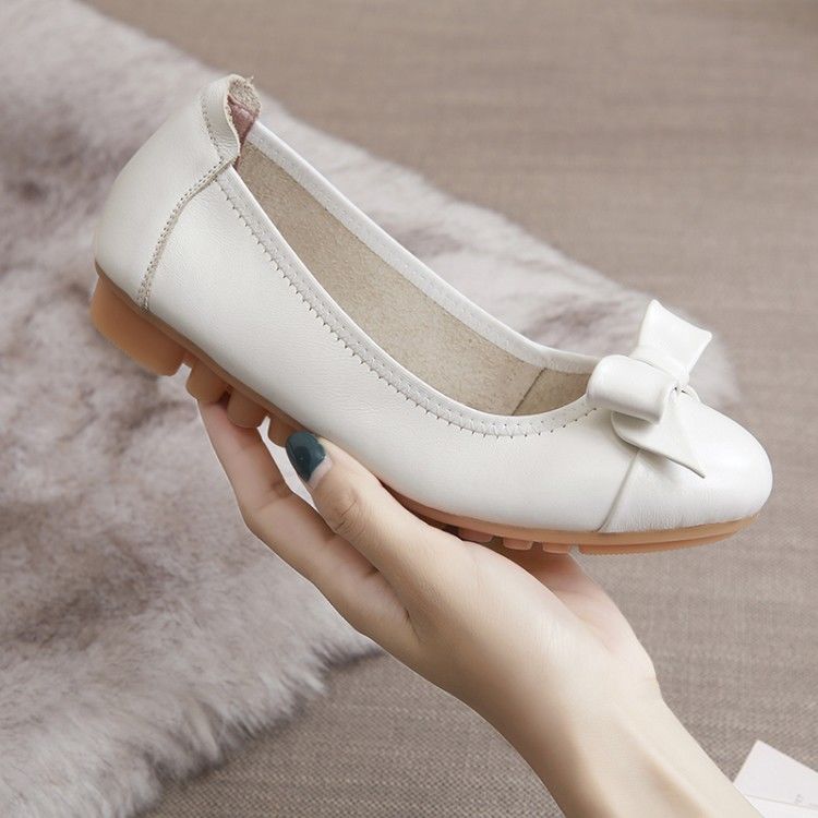 9月把高跟鞋全扔了吧，今年流行穿:船鞋/瓢鞋!洋气显瘦高美