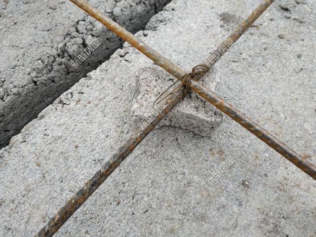 这样绑钢筋明明是错的，可绝大多数农村施工队都这样干？