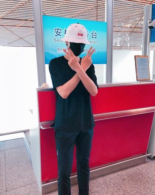 网上一直谣传魏大勋是靠关系成名 网友：说是靠谢娜 第二个张杰