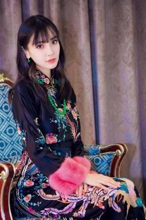 女星们的旗袍装,刘亦菲、baby、戚薇的都不如她的让人惊艳!